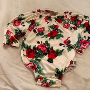 Baby rose print bodysuit